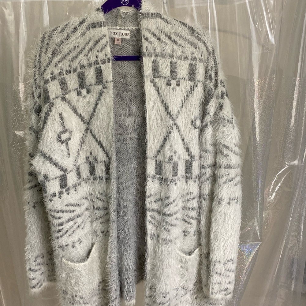 Knox Rose, XL, Fuzzy & Soft Cardigan, Gently Worn